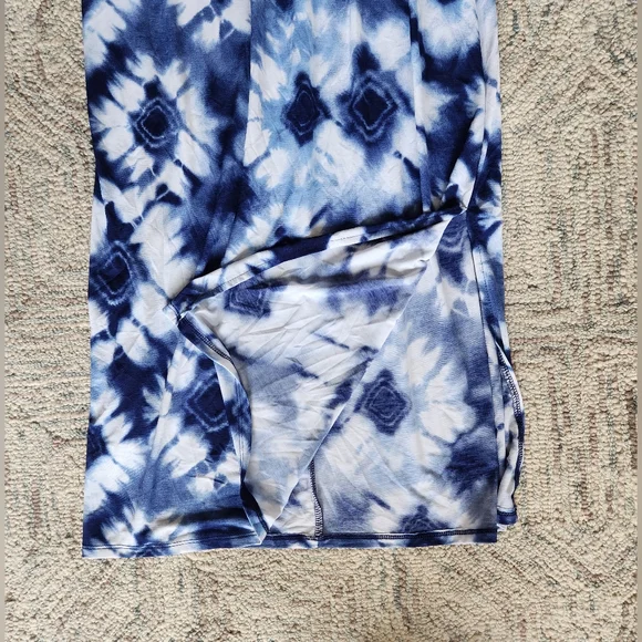 Girls dress - Picture 2 of 4